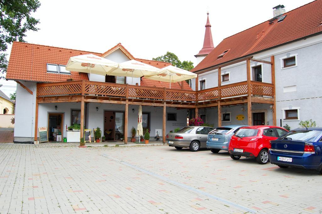 Pension U Dubu Františkovy Lázně エクステリア 写真
